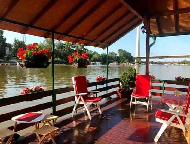 Nature And Atractive House Белград Екстериор снимка